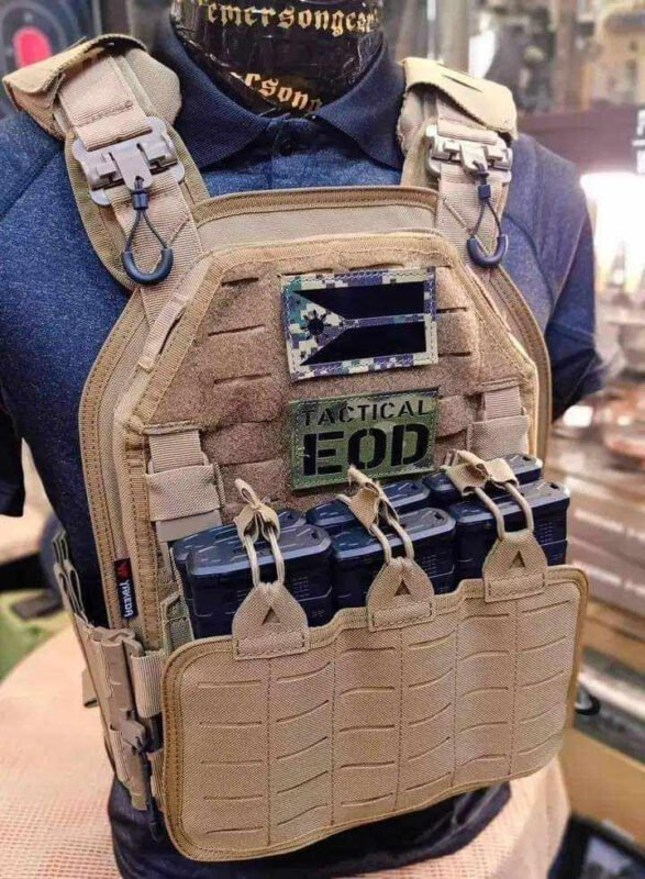 BOMTURN Tactical Vest for Men Quick Release Laser-Cutting Modular Vest for Outdoor